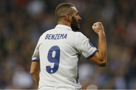 HLV Zidane bất ngờ cho Benzema vào 'ban cán sự'