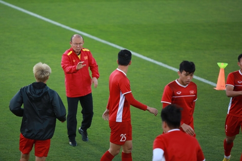 HLV Park Hang Seo ra lệnh cấm đầu tiên tại Asian Cup 2019