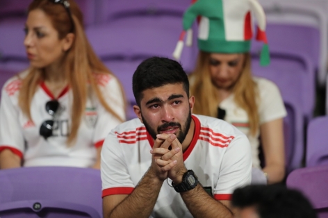 Cầu thủ, CĐV Iran khóc nức nở sau trận thua đậm Nhật Bản