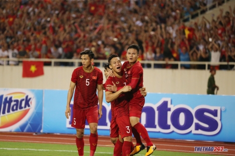 CHÍNH THỨC: Việt Nam giữ vững thứ hạng lịch sử, bỏ xa Thái Lan trên BXH FIFA