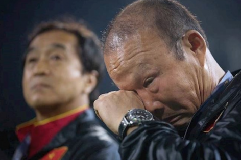 HLV Park Hang Seo bật khóc khi dẫn U23 Việt Nam về thăm mẹ già