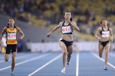 Tú Chinh giành HCV 200m với những bước chạy thần tốc