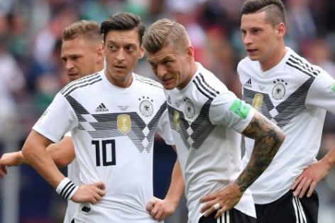 Đồng đội tuyển Đức chê Ozil nói quá lời