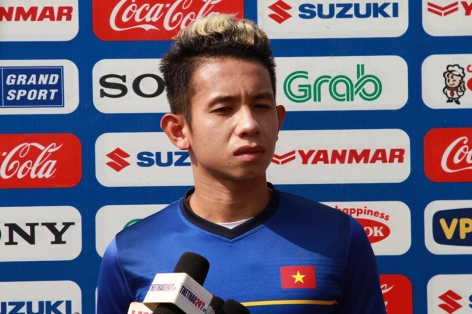 Hồng Duy: 'Gặp đội bóng có HLV World Cup giúp chúng tôi hứng thú hơn'