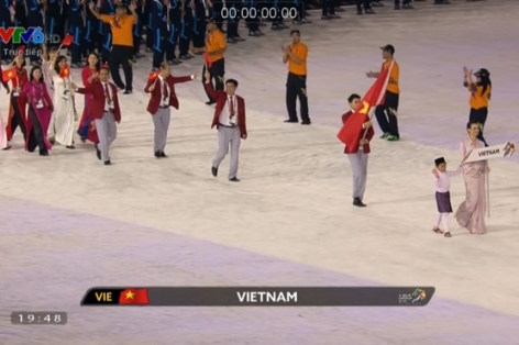 Đoàn thể thao Việt Nam diễu hành tại lễ khai mạc SEA Games
