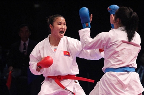 VIDEO: Hồng Anh ngược dòng ngoạn mục giành HCV Karate 68kg nữ
