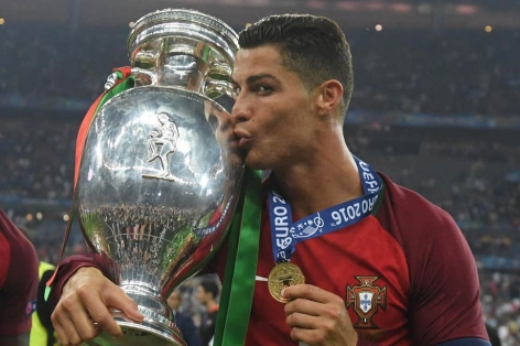 Ronaldo sắp được lấy tên để đặt cho sân vận động quốc tế 