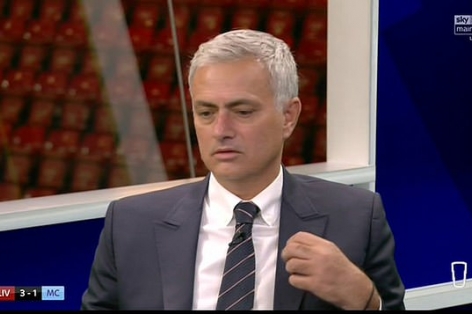 Mourinho: 'Có quá nhiều điều để nói về trận đấu, ngoài pha chạm tay' 