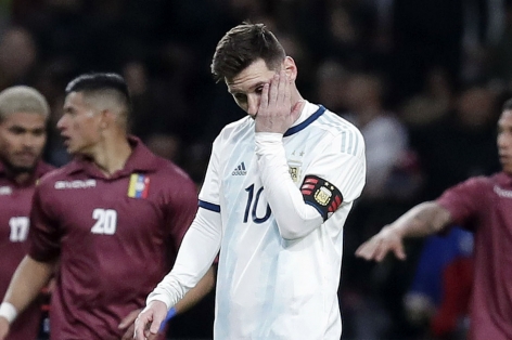NÓNG: Vừa trở lại ĐT Argentina, Messi đã gặp chấn thương