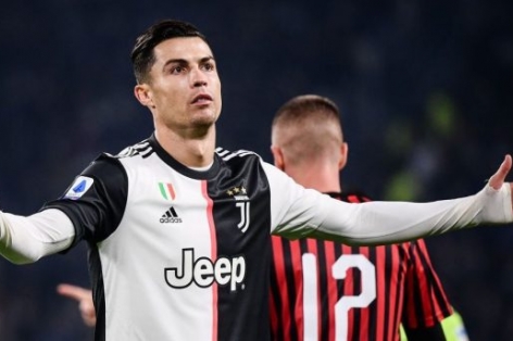 Juventus dậy sóng: Toàn đội 'đòi' Ronaldo xin lỗi vì tự ý bỏ về