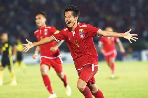 Ngược dòng trước Campuchia, Myanmar giành 3 điểm đầu tiên tại AFF Cup