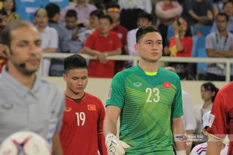 Đặng Văn Lâm lọt top 3 thủ môn xuất sắc nhất vòng bảng AFF Cup