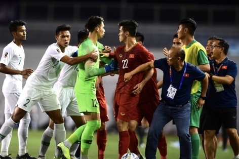 VIDEO: HLV Park Hang-seo đòi ăn thua đủ với cầu thủ U22 Indonesia