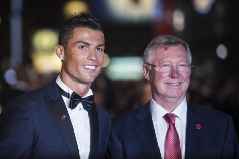 Lập kỷ lục, Ronaldo nhận thông điệp từ Sir Alex