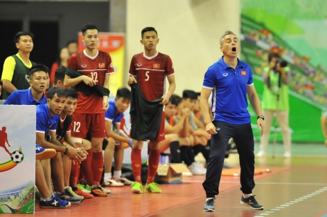 HLV Rodrigo: 'Futsal Việt Nam sẽ thay đổi lịch sử trước Malaysia'