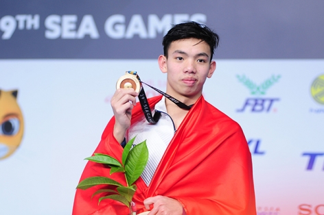 VIDEO: Huy Hoàng phá kỷ lục SEA Games ở nội dung 400m tự do nam