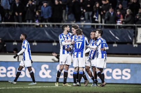 Văn Hậu dự bị trong trận hòa may mắn của SC Heerenveen