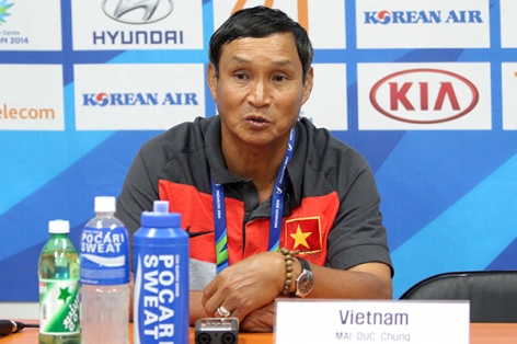 HLV Mai Đức Chung tiết lộ 2 cầu thủ đá chính trận Campuchia
