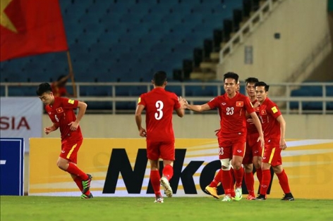 ĐT Việt Nam suýt nhận trái đắng tại Asian Cup 2019 vì ‘hàng xóm’ quá tệ