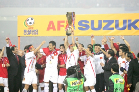 VIDEO: Nhìn lại vinh quang của ĐTVN tại AFF cup 2008