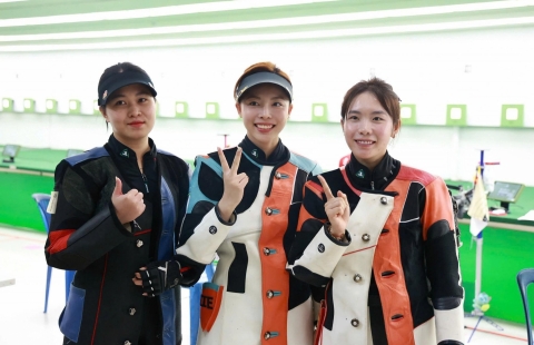 Bắn súng giành huy chương đầu tiên cho Việt Nam trong ngày 13/12