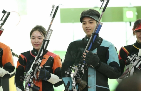 Bắn súng giành huy chương đầu tiên cho Việt Nam trong ngày 13/12