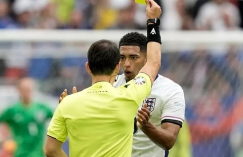 Cầu thủ Anh và Tây Ban Nha có bị treo giò bởi thẻ phạt tại chung kết Euro?