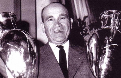 Lời nguyền Bela Guttmann: Nỗi ám ảnh kéo dài 60 năm của Benfica