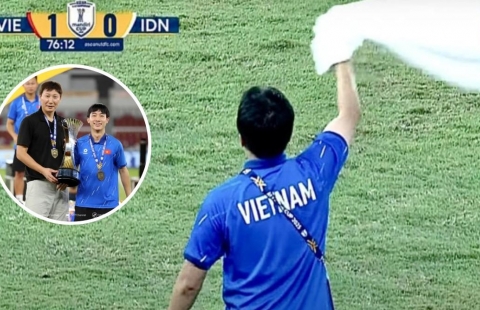 Hé lộ chiến thuật vẫy khăn trắng của trợ lý U23 Việt Nam trước Indonesia