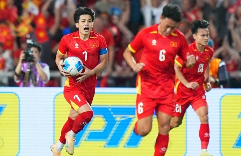 CĐV Thái Lan đồng loạt phản ứng khi thua ngược Việt Nam ở chung kết