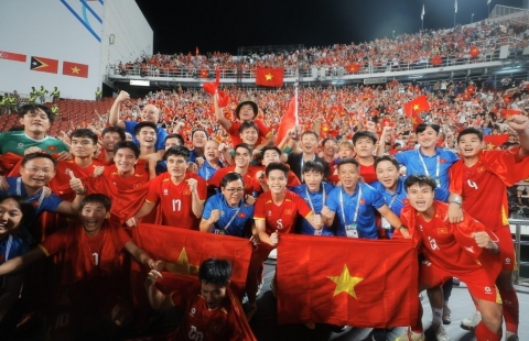 Truyền thông Trung Quốc đồng loạt thán phục màn ngược dòng kinh điển của U22 Việt Nam