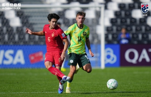 CĐV Thái Lan đồng loạt dậy sóng khi thua U23 Úc, gọi tên U23 Việt Nam