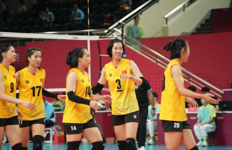 Thanh Thúy dưỡng sức, bóng chuyền nữ Việt Nam thắng trận mở màn ASIAD 19