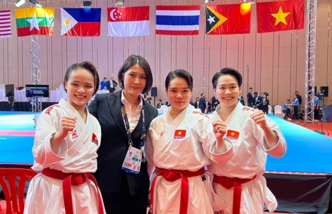 HLV Karate Việt Nam nhận giải thưởng danh giá trước ngày ra quân ASIAD 19