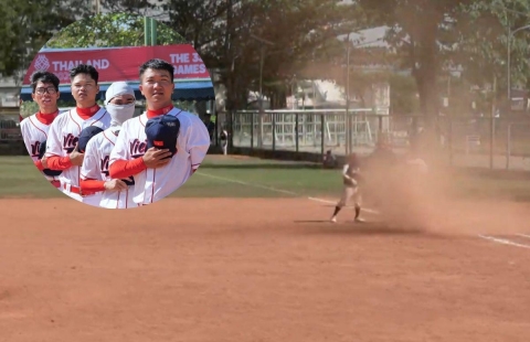 Lốc xoáy xuất hiện trong trận đấu của tuyển Việt Nam ở SEA Games 33