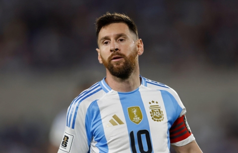 Messi lên tiếng về tương lai sau khi ghi 3 bàn cho Argentina