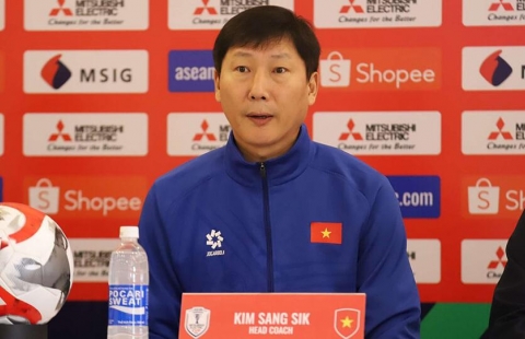 HLV Kim Sang Sik: 'ĐT Việt Nam may mắn vì có Xuân Son'