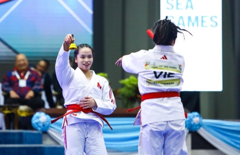 Sợ ma nhưng diễn ‘cương thi’, đôi ju-jitsu mở hàng huy chương cho Việt Nam