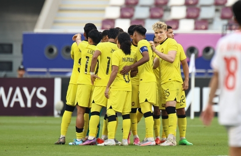 U23 Malaysia bị chỉ trích: 'Tập trung đá bóng đi thay vì tóc tai'