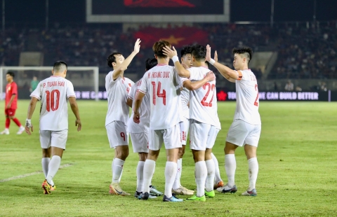 ĐT Việt Nam thắng tưng bừng ngày ra quân AFF Cup