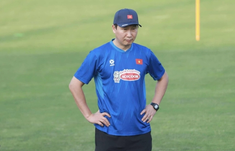 HLV Kim Sang Sik có thay đổi bất ngờ với ĐT Việt Nam
