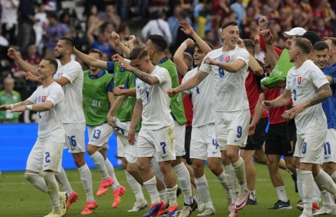 Tỉ lệ bàn thắng, góc & thẻ phạt Slovakia vs Romania, 23h00 ngày 26/06/2024