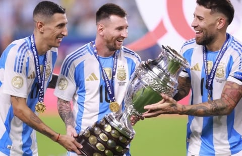 HLV Scaloni chỉ 2 tuyển thủ Argentina độc nhất vô nhị: Messi và ai?