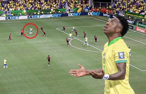 Video: Vinicius lập siêu phẩm cự ly 25 mét cho Brazil