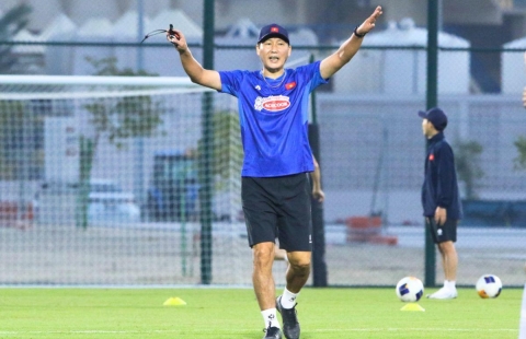 HLV Kim Sang-sik bổ sung gấp nhân sự cho U23 Việt Nam