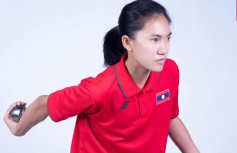 VĐV Lào gây sốt với tấm HCV ở môn bi sắt