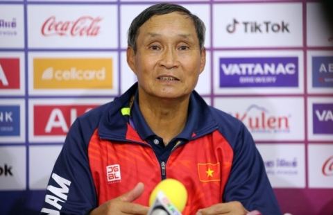 HLV ĐT Việt Nam nhắc đến Huỳnh Như sau trận thắng Nepal