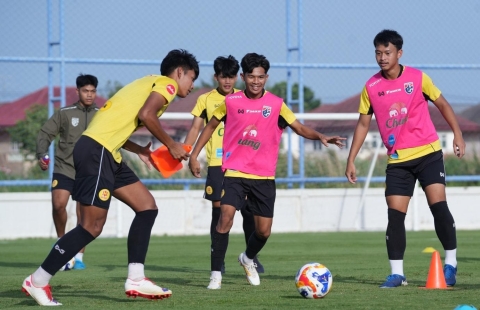 Quyết soán ngôi U23 Việt Nam, Thái Lan tập hết công suất