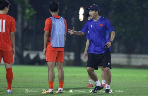 U23 Việt Nam gặp sự cố, HLV Kim Sang Sik bất ngờ vắng mặt