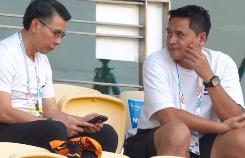 Vừa đến Thái Lan, HLV Malaysia làm ngày 1 điều với U22 Việt Nam